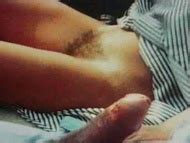 Naked Unknown In Palmen Meer Und Nasse Grotten