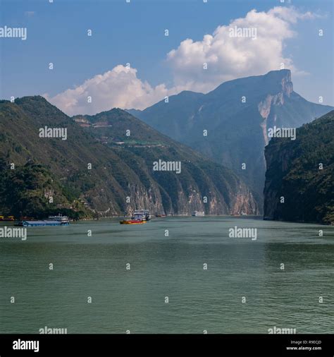 Three Gorges Yangtze River China Stock Photo Alamy