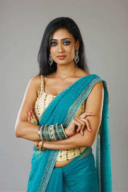 TV Actress Shweta Tiwari HOT Spicy Pics In Saree Welcomenri
