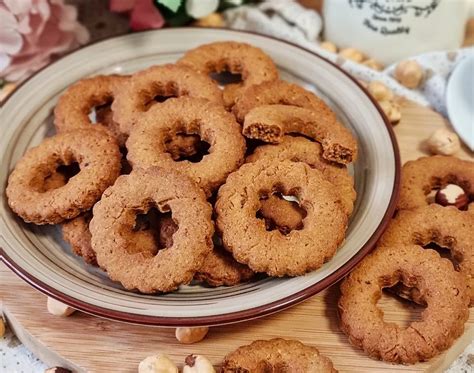 FARINA DI FARRO E NOCCIOLE PER UN BISCOTTO BUONISSIMO Dolce Ricetta