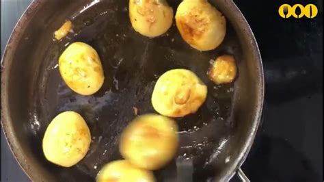 How To Fry Eggs Without Sticking To Pan Youtube