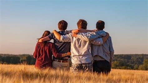 How to recognise a true friend; expert on 10 signs of a healthy ...