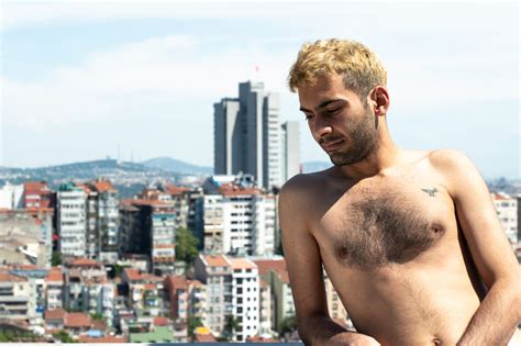 Gay Istanbul Beautiful Intimate Pictures Of The City S Queer Men