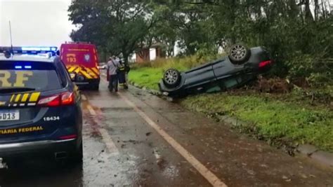 Mulher é socorrida após capotar BMW na rodovia BR 467 Vídeo Dailymotion