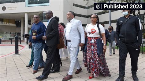 family  henrietta lacks settles  company    cells