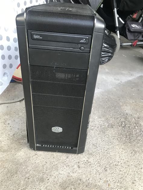 Need Help Identifying This Older Looking Case R Coolermaster