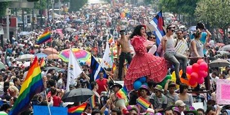 Comunidad lésbico gay bisexual transexual travesti transgénero e intersexual LGBTTTI