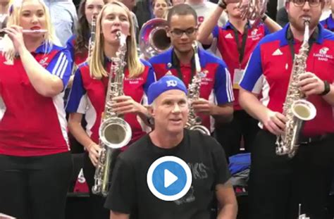 Baterista De Red Hot Chili Peppers Toca Con Banda Escolar