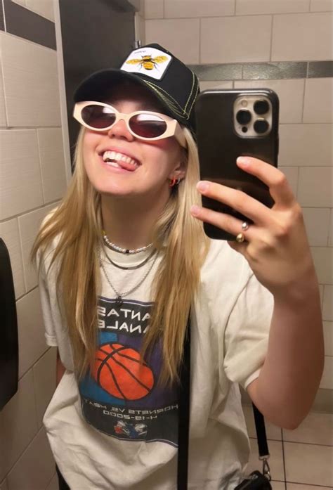 Pin on Reneé Renee Blonde wife Mean girls