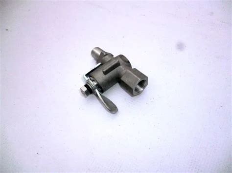 КР-25 Кран переключения топливного бака МТЗ КР-25 (ПП6-1) (масл. рад ...