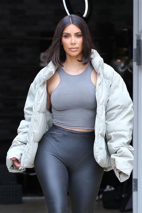 Hottest Women Celebrity's Biggest Fashion Fails (And Wins!) Image 12