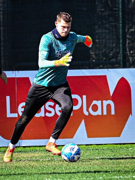 Qui Pegli Un Ora E Mezza Di Allenamento Sotto Lo Sguardo Di Mister