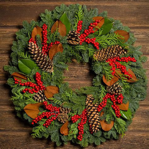 Christmas Wreaths for the Holidays - Xmas Wreaths for Front Door ...