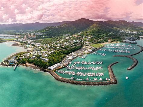 fishing  airlie beach  complete guide