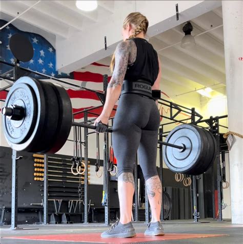 Ass Building R ClothedCurves