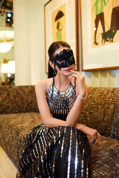 Á hậu Vbiz hot nhất Đảo Thiên Đường chính thức chinh chiến Hoa hậu Liên lục địa