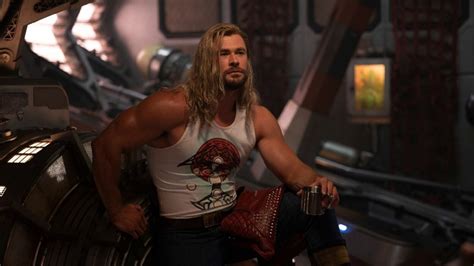 Thor Love And Thunder Review How Taika Waititi Ruined The Fun Himbo