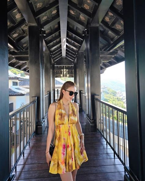 Em G I C Ng Vinh Chi U I Fan V I Lo T Nh Bikini G I C M