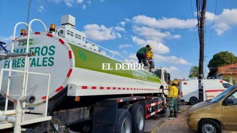 Bomberos controlan incendio que se registró en un depósito de