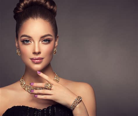 Brunette Girl Models Jewelry Blue Eyes K Woman Necklace Earrings Model HD Wallpaper