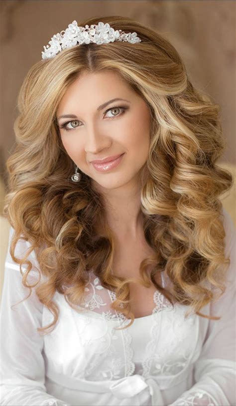 Wedding Hair With Curls Tips And Ideas For Your Big Day Fashionblog