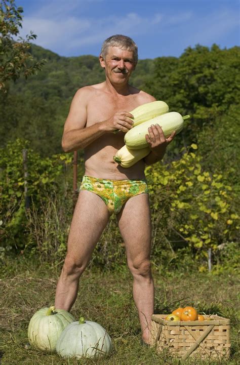 What Is World Naked Gardening Day Learn About Gardening In The Buff Gardening Know How