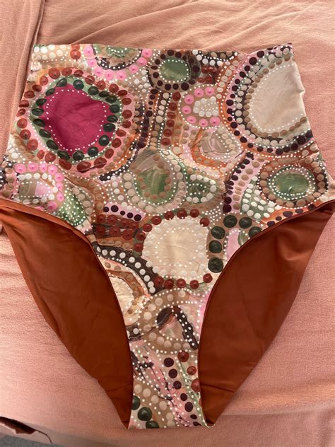 Valencia Reversible Bikini Wrap Bottoms Women S Black And Cream Swimwear Baiia Swimwear