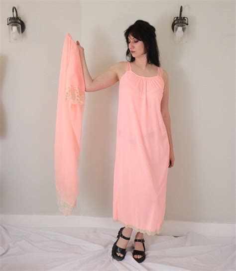 1960 S Hot Pink Lingerie Set Vintage Robe And Slip Set Etsy
