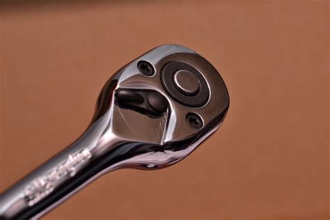 Блестящий помощник — Трещотка Ombra 1/4"DR - Gvozdodёr