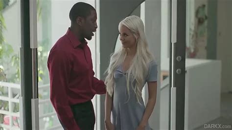 Gorgeous White Masseuse Isis Love Gets Her Mouth And Pussy Blacked