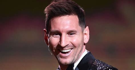 Lionel Messi Wins FIFA Best Player Award For The 8th Time Highlights