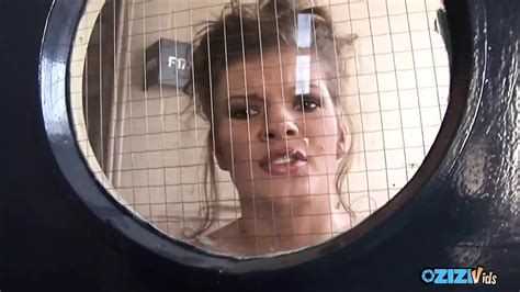 Lo Spettacolo Kinky Si Trasforma In Un Selvaggio Trio Anale Hardcore XHamster