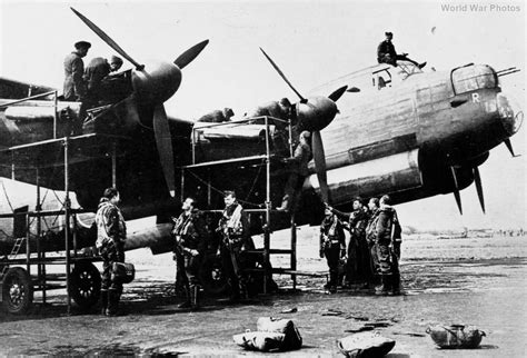 Lancaster bomber 2 | World War Photos