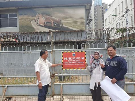 UPPRD Kembangan Dalam Kegiatan Pemasangan Tanda Tunggakan Objek Pajak