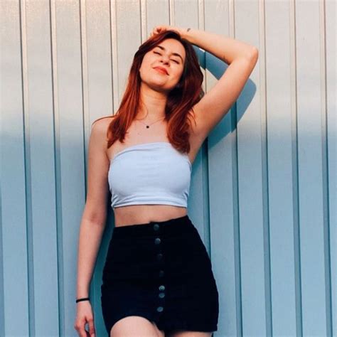 Hot Sexy Nina Dantas Bikini Pics