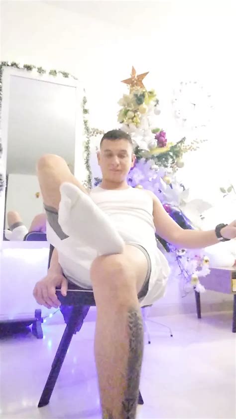 These Feet Look For A Slave Who Worships Them Colombian Gay Amateur