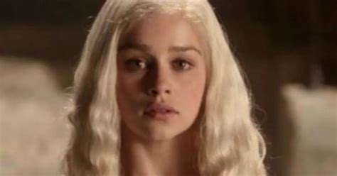 Game Of Thrones Emilia Clarke Says Jason Momoa Made Sex Scenes Fun With Fluffy Sock Daily Star