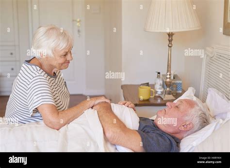 Lit De Soins Banque De Photographies Et Dimages Haute R Solution Alamy