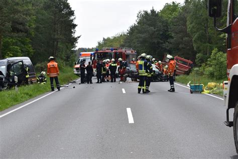 Gifhorn Autofahrerin Kracht Gegen Lkw Frau Hat Keine Chance News De