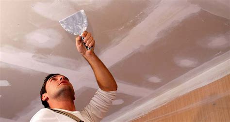 How to repair plaster walls and ceilings at your house