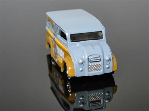 Hotwheels Day Dairy Delivery Looney Tunes Hot Wheels Pop Culture Series Bugs Bunny 2013