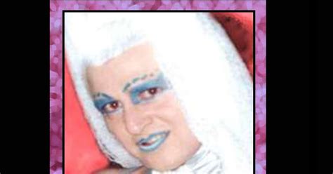 Historias Gay Memorias De Una Dragg Queen De Pueblo Camareras Sida Pre Ez Y Panter Rosa