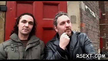 Chico Cachondo Visita A Las Prostitutas Y Le Chupan La Polla Gorda XVIDEOS