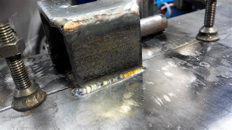 Скрытые шарниры для металлических дверей - 87 фото