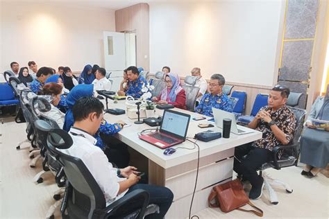 Sekretaris Dpmptsp Prov Sulteng Membuka Workshop Strategi Pengembangan