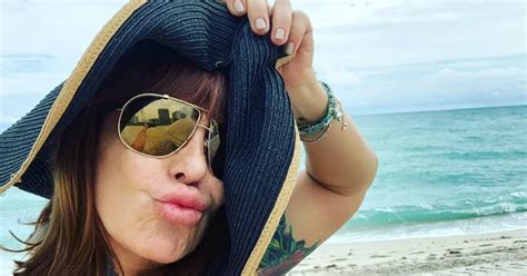 En Bikini Sin Maquillaje Y Junto A Silvia Pinal La Foto De Alejandra Guzm N En Sus Vacaciones