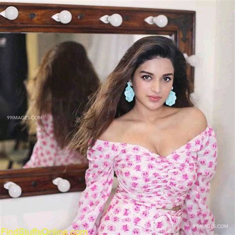 Nidhhi Agarwal Hot Images