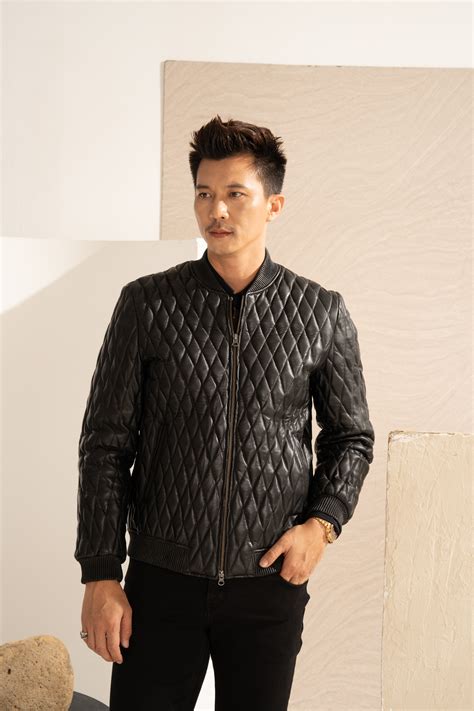 Hà Việt Dũng Từ Hot boy bán nước mía đến diễn viên truyền hình ăn khách của VTV với những