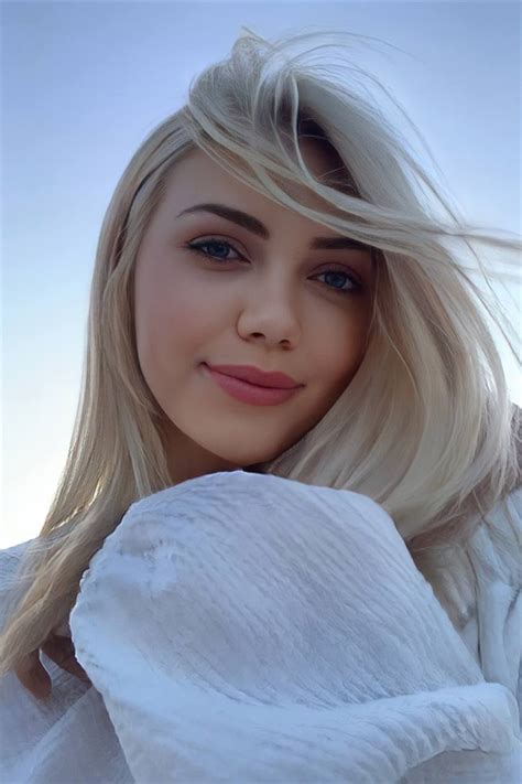 Beautiful Yana Y O From Odessa With Blonde Hair Id Ladadate