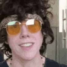 Laura Pergolizzi Lp Laura Pergolizzi Lp Lesbian Discover Share GIFs